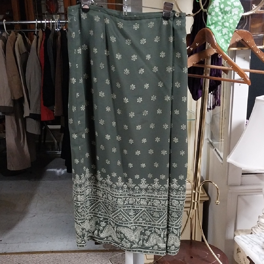 Liz Claiborne Dark Green Skirt